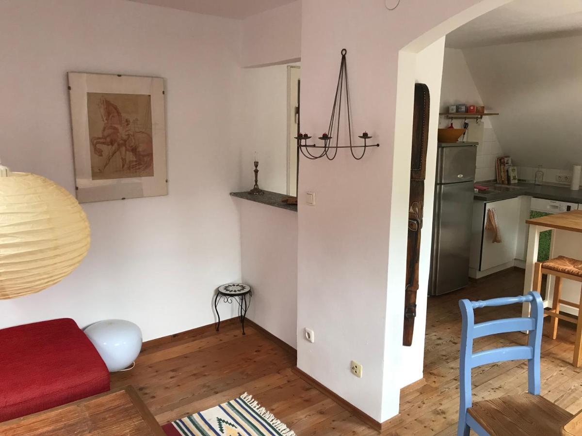 Charmante Altbau-Dg-Wohnung Monaco di Baviera Esterno foto