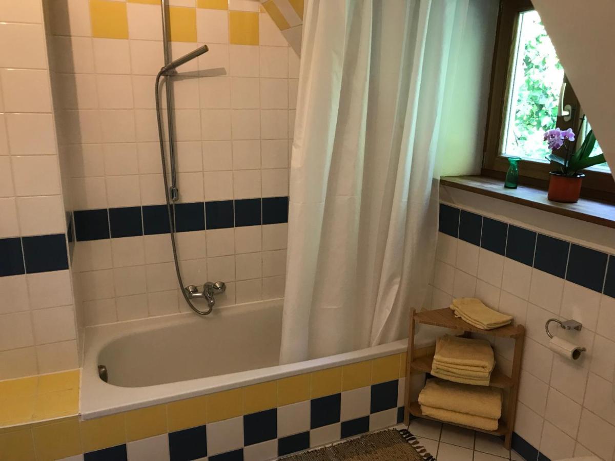 Charmante Altbau-Dg-Wohnung Monaco di Baviera Esterno foto